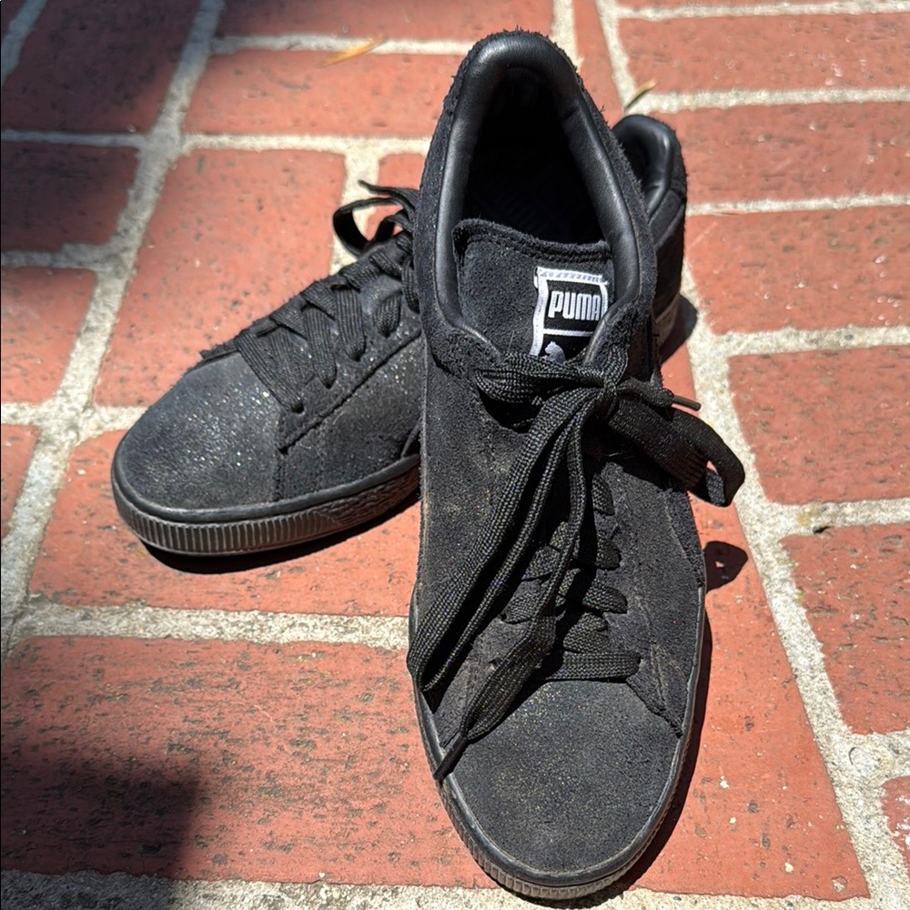 Puma Black Sneakers Sleek Design Comfortable Fit